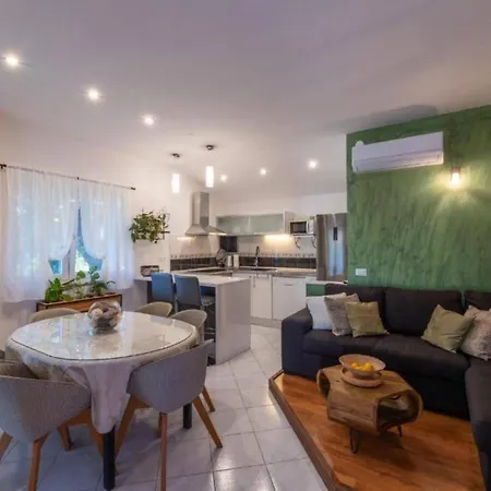 Villa Idyllic Escape Maretici With Pool And Private Garden