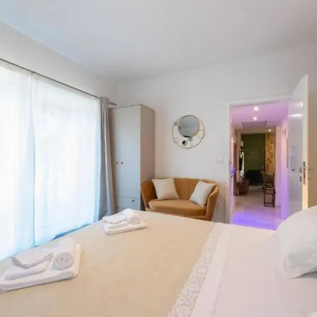 Idyllic Escape Maretici With Pool And Private Garden Villa *