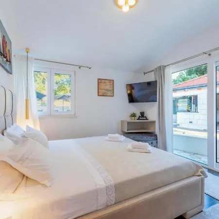 Villa Idyllic Escape Maretici With Pool And Private Garden Drnis